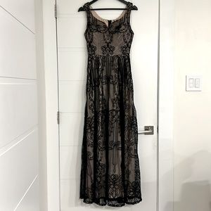 Beautiful full lace gown LuXE S